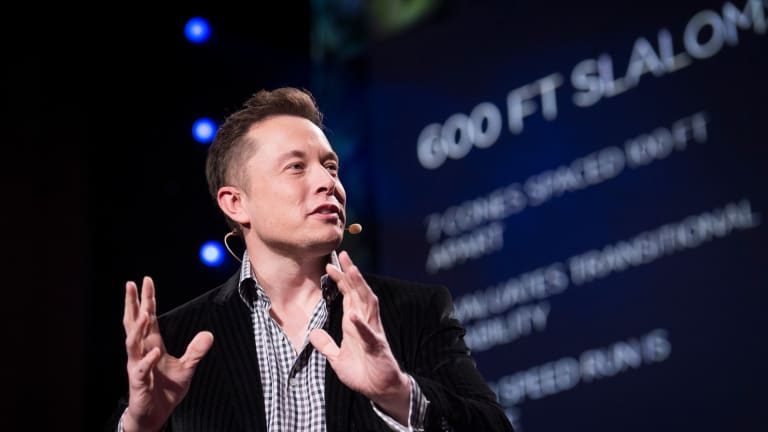 Elon Musk Just Beat Out Jeff Bezos for This $2.9 Billion Government Contract